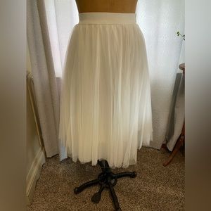 Charlotte Russe white tulle skirt